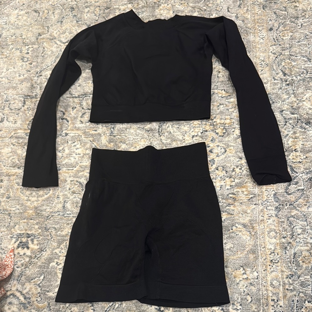 Black Long Sleeve Crop Top and Shorts Set